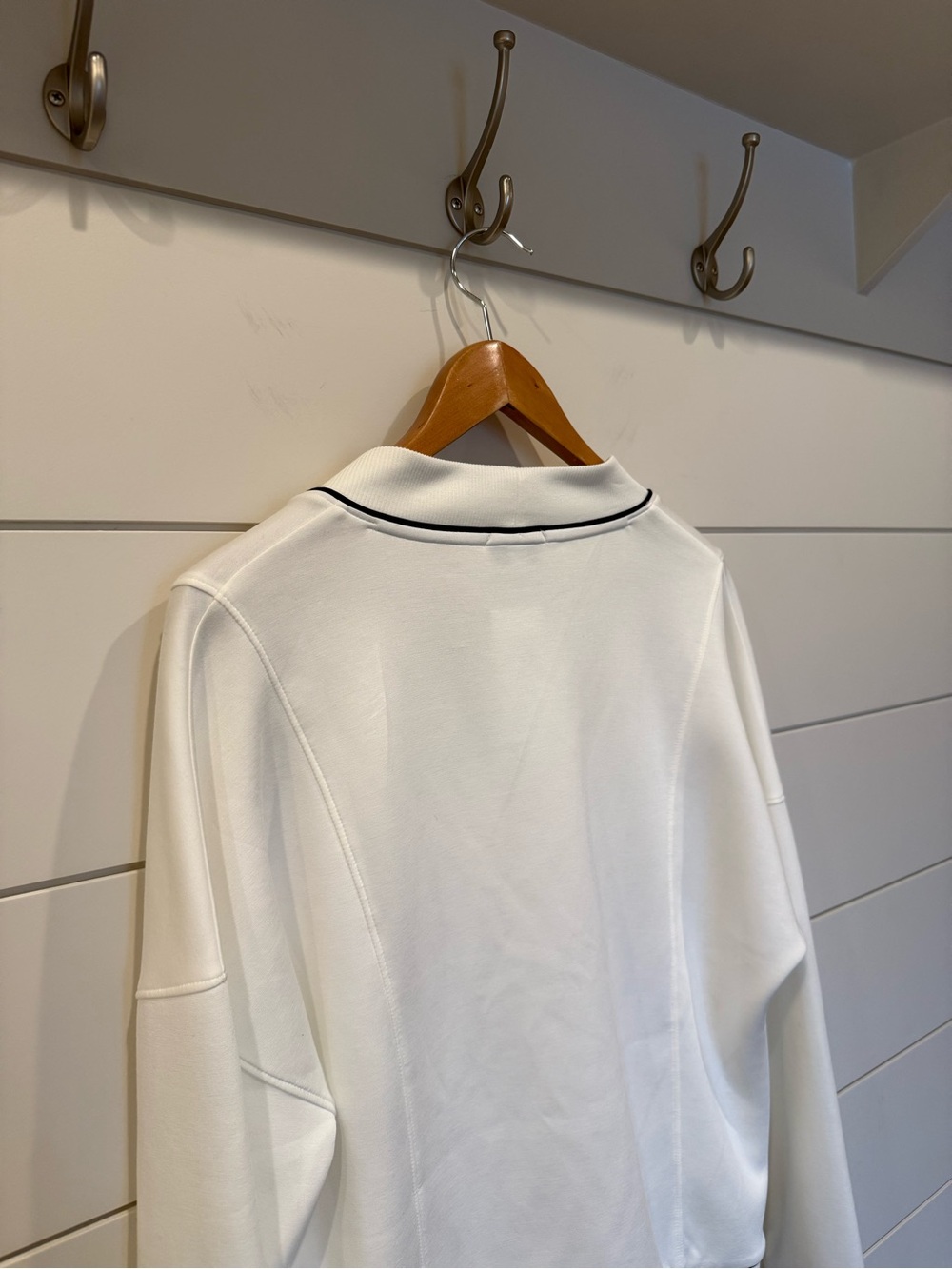 NWT Evereve Corinne Sleek Sweatshirt Size small - Picture 7 of 10